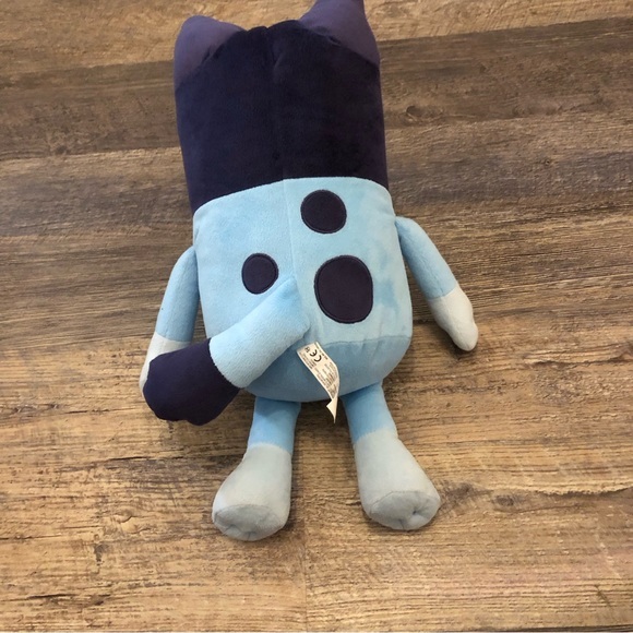 Bluey Best Mate Bluey 18" Jumbo Stuffed Animal - Picture 5 of 11